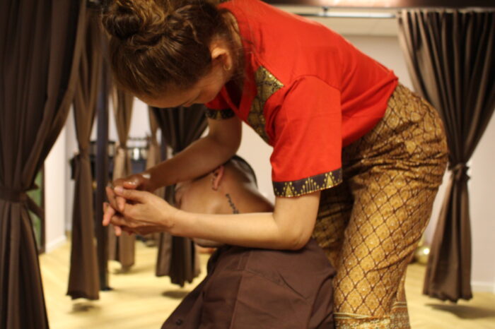 Thaise massage van nek en schouders